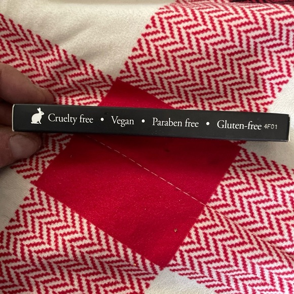 ELEMAN BEAUTY‎ Liquid Eye Liner Color in Black 0.5 ml/0.016 fl oz NEW Boxed - Picture 2 of 4